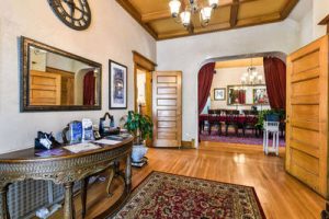 st-marys-inn-bed-n-breakfast-entryway